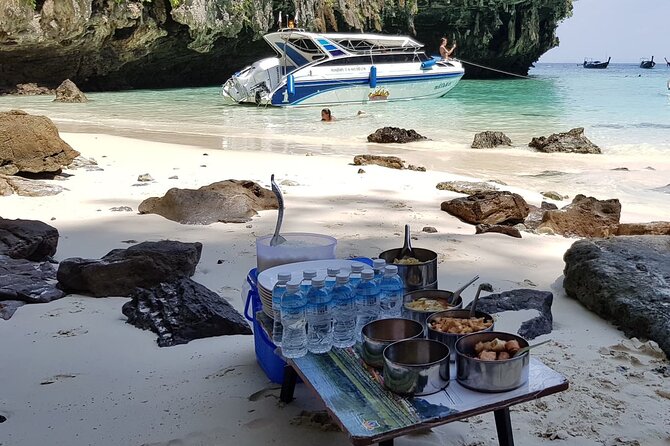 4 Islands Sunset Private Tour - Stop 3: Chicken Island for quick photos at the face-cliff