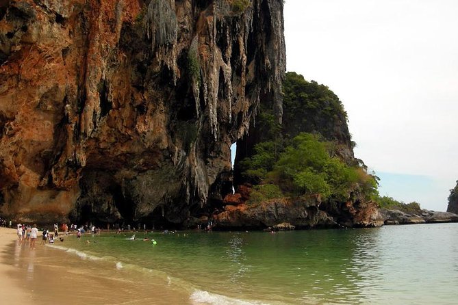 Bio Luminescent Swimming From Krabi - A 6-hour Krabi island-and-night-swim plan on a longtail boat