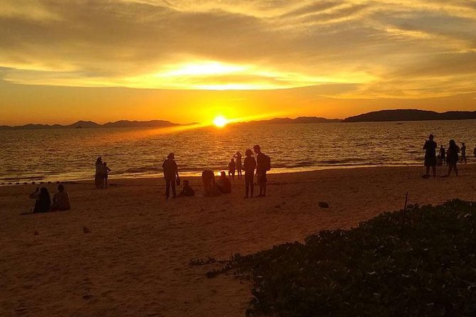 Bio Luminescent Swimming From Krabi - Sunset dinner on the beach: tasty, but not always a true live BBQ