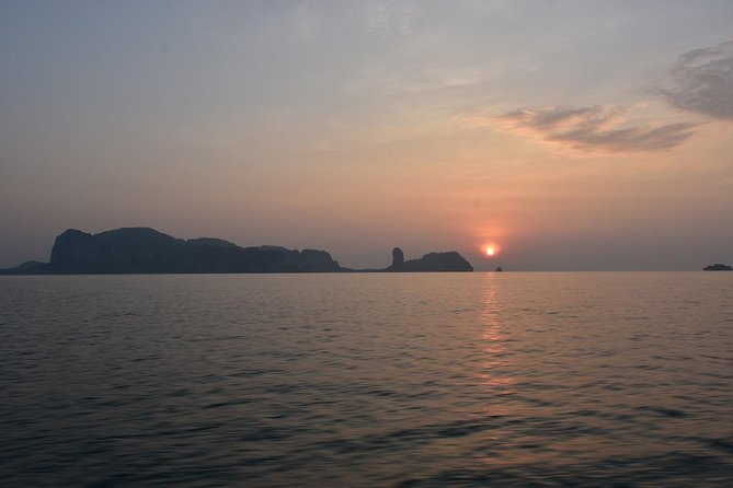 Early Bird Phi Phi Island & 4 Islands Speed Boat Tour from Krabi - From Krabi hotel to the pier: what happens before you hit the islands