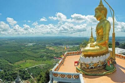 Full-Day Jungle Tour Including Tiger Cave Temple, Crystal Pool and Krabi Hot Springs - Stop 2: Emerald Pool (Sa Morakot) and how to handle crowd levels