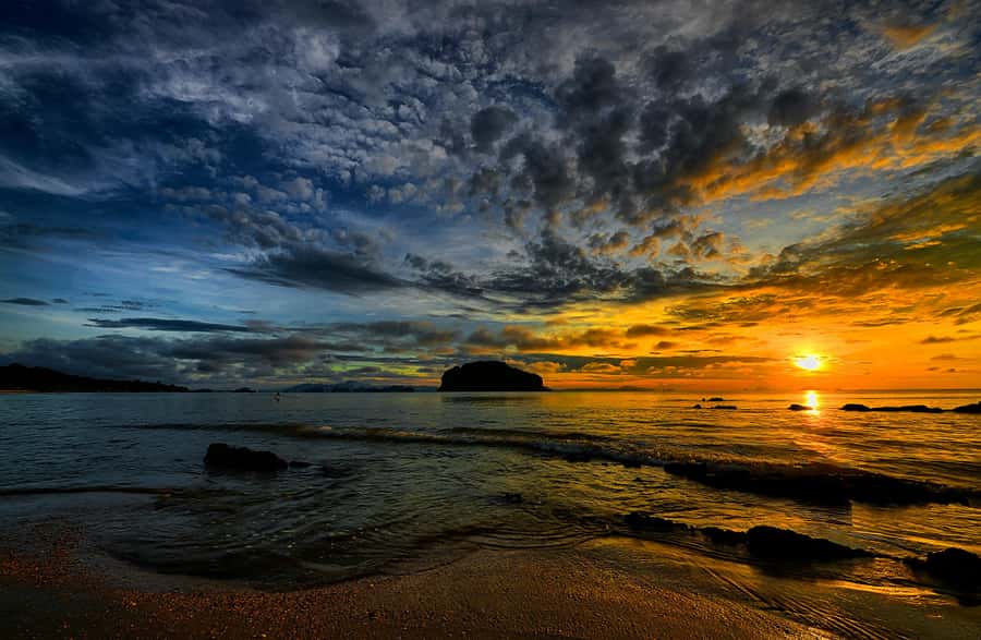 Krabi: Bioluminescent Plankton, Snorkeling & Sunset Tour - Quick take
