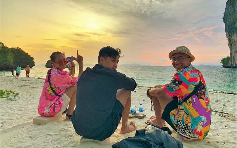 Krabi: Bioluminescent Plankton, Snorkeling & Sunset Tour - BBQ dinner with a sunset view: the part that keeps the day feeling worth it
