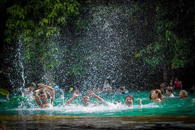 Krabi: Emerald Pool, Hot Waterfall, & Tiger Cave Temple Tour - Lunch in Krabi Province: fuel that fits the day