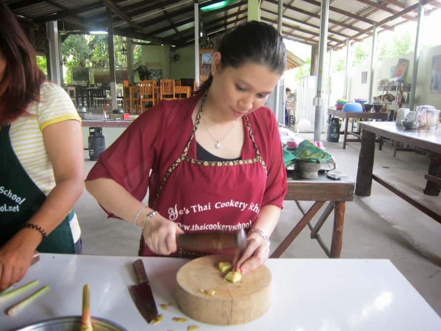 Krabi: Evening Thai Cooking Class at Ya's Cookery - Market-style prep: fresh ingredients and Thai flavor balancing