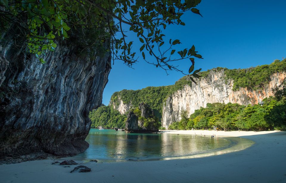 Krabi: Hong Islands Snorkeling with Lunch by Longtail Boat - Stop 1: Koh Pakbia and the Sandbars at Low Tide