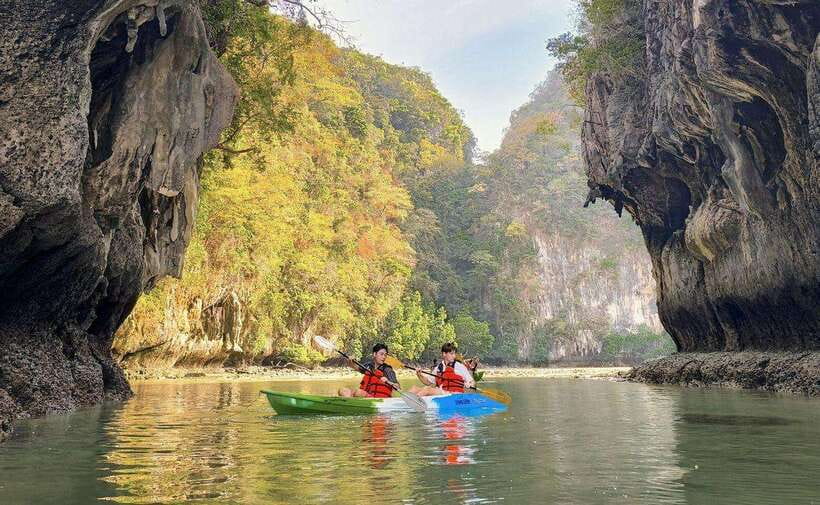 Krabi: Koh Hong Small Group Tour by Luxury Longtail Boat - The boat and the crew: comfort, clean details, and photo help