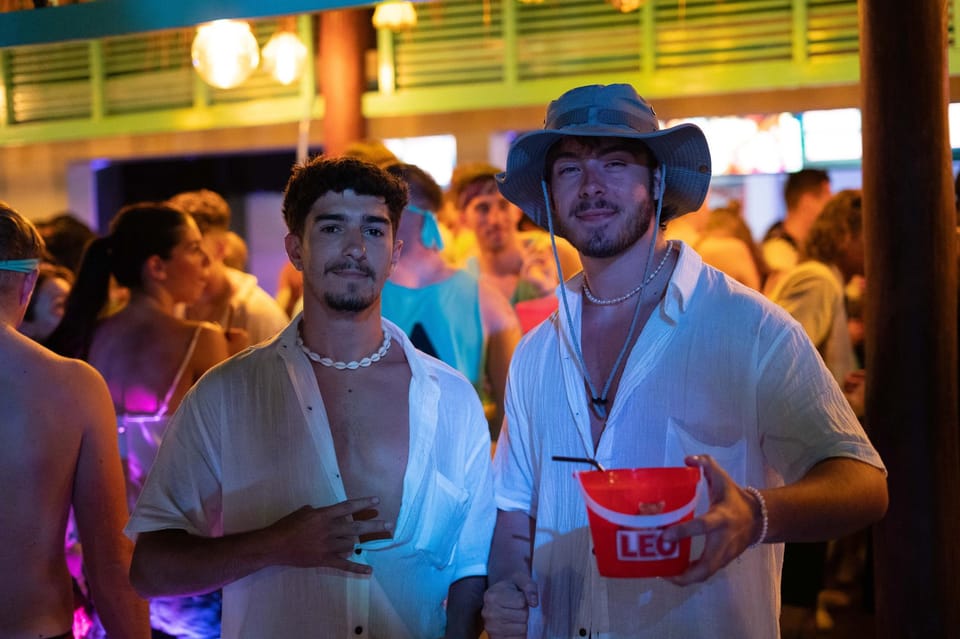 Krabi Pub Crawl - Join Nomads For The Best Night in Ao Nang! - The Live Music Stop: A Different Pace (And an Optional Stage Moment)
