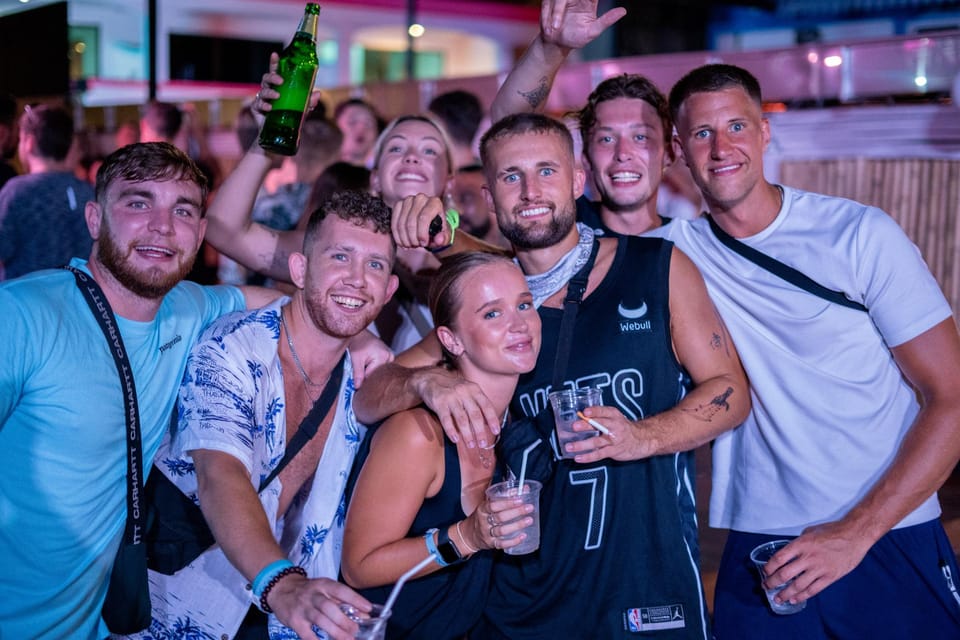 Krabi Pub Crawl - Join Nomads For The Best Night in Ao Nang! - The Group Size Factor: Why 10 People Changes the Mood