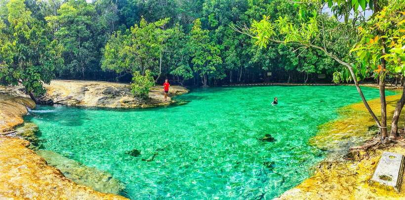 Krabi: Tiger Cave Temple, Emerald Pool and Hot Springs Tour - Guides, Timing, and That Small-Group Magic (Plus Real Names)