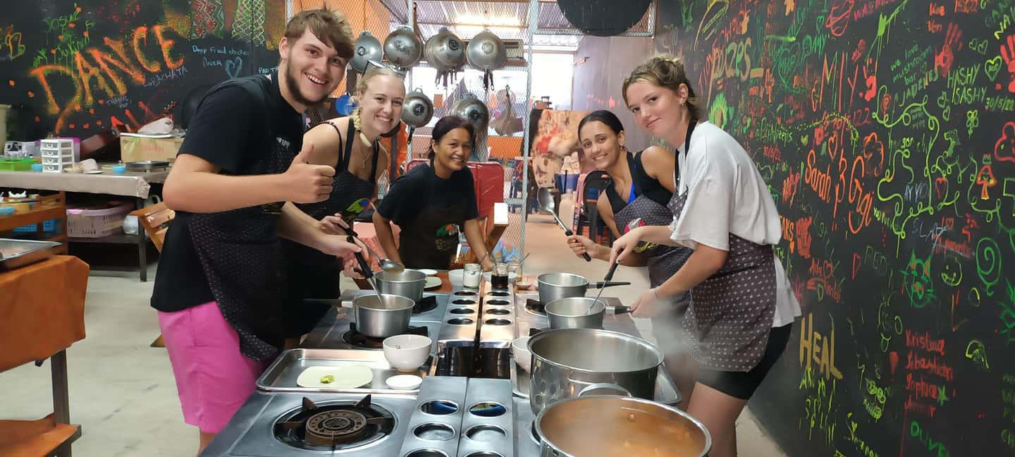 Krabi: Traditional Thai Cooking Class with Local Chef - Key points worth knowing
