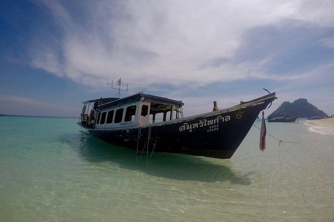 Private Tour to Hong Islands & 4 Islands with Sunset & Night Snorkel - Photo time at the head-chicken island, then the Railay sunset turn