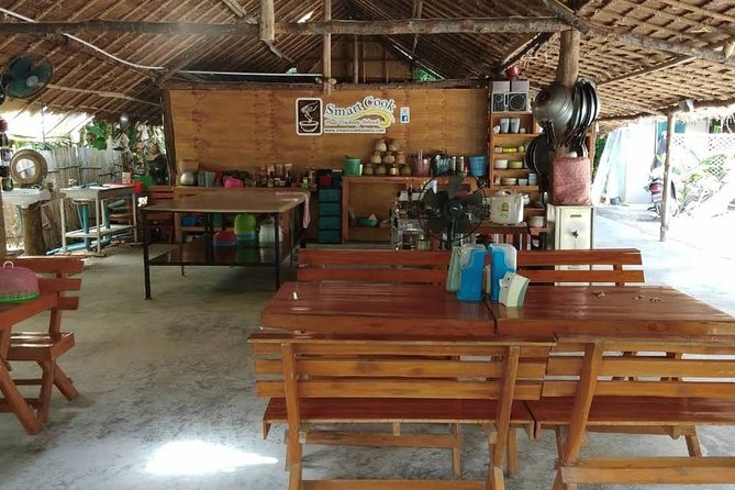 Smart Cook Thai Cookery School in Aonang, Krabi - Thai cooking with a small open-air kitchen in Ao Nang