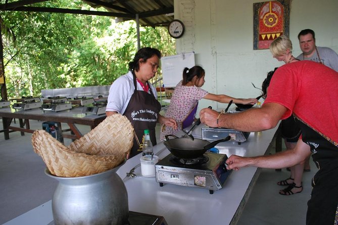 Ya Thai Cookery School Class in Krabi - The core lesson: choosing ingredients and building balanced Thai flavor